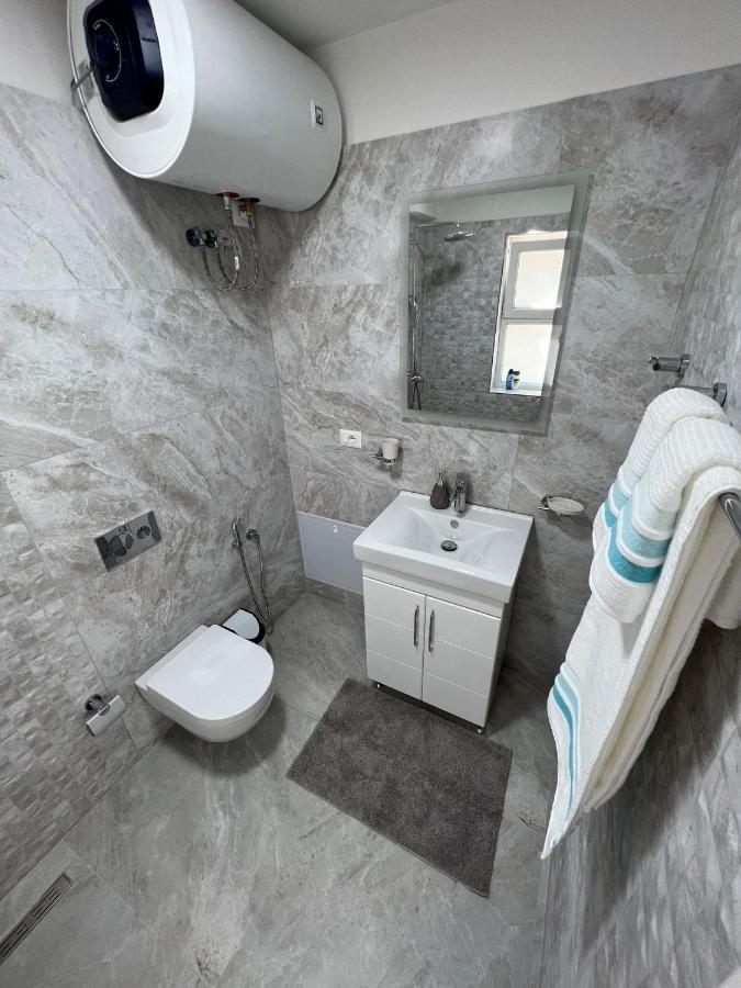 Florent's Superb Studio, Free Parking & Garden!! *